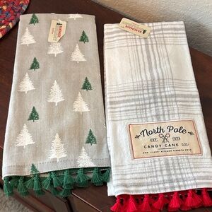 Set of Holiday/Christmas hand towels NWT - Jo-Ann Fabrics